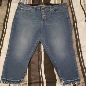 Torrid cropped jeans 👖